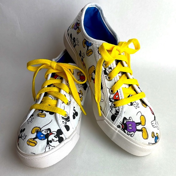 DISNEY PARKS•MICKEY MOUSE CANVAS SNEAKERS•DISNEY ANIMATORS COLLECTION•WOMENS 5 - Picture 1 of 6